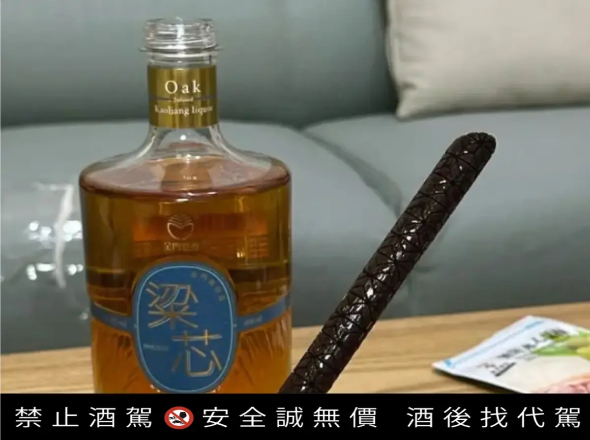 全聯賣高粱「塞一根木頭」？內行揭真實用途：每瓶不同、超強設計