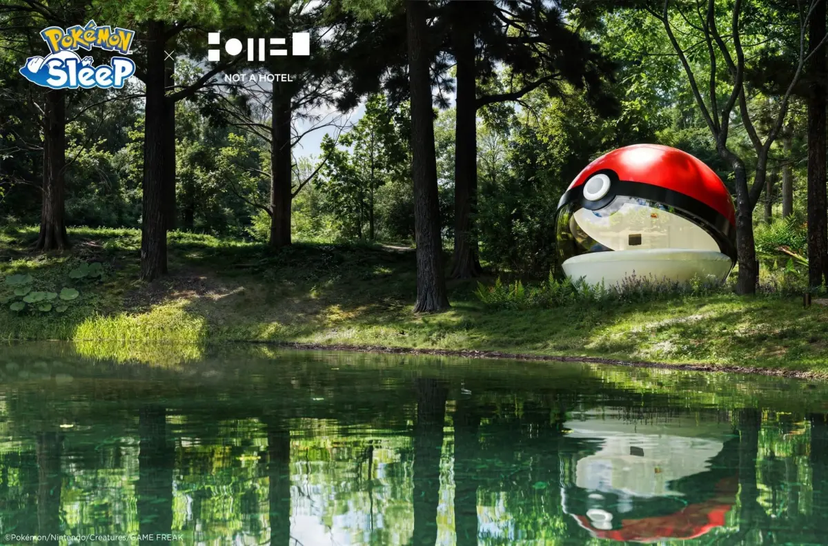 ▲《Pokémon Sleep》和NOT A HOTEL合作，推出精靈球造型的飯店，訓練家可以體驗當寶可夢的感覺。（圖／《Pokémon Sleep》）