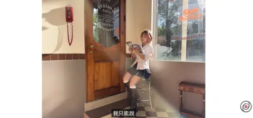 ▲中國科技影視創作團隊「影視颶風」創辦人Tim實測iPhone 18 Pro相機，發現可變光圈開到最大，會有很明顯的眩光問題。（圖／影視颶風YouTube）