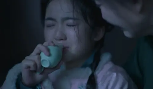 《蘭香》首集超可怕！女主全家以死明志　10歲妹飲毒、媽勒斃女兒