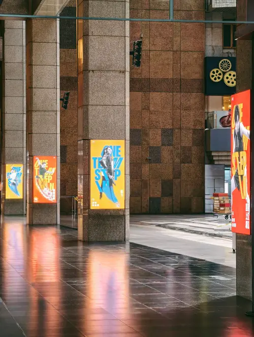 ▲運動部於臺鐵臺北、臺中、高雄、花蓮等北中南東四大重要車站，同步刊登大面積的亞運選手應援廣告。（圖／運動部提供）