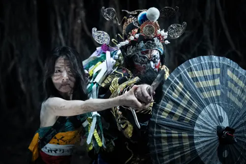 ▲《粽邪4：坤蒂拉娜》打破傳統框架，讓女性也能「跳鍾馗」、降魔除煞。（圖／華影提供）