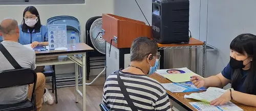 ▲產業園區管理局舉辦楠梓科技產業園區現場徵才活動，吸引具相關專業背景人才前往應徵，期加入園區產業行列，為就業能量注入新動力。。(圖／產業園區管理局提供)