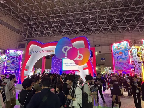 ▲三麗鷗展區與家庭遊戲區皆提供限定贈品，讓玩家在試玩遊戲之餘獲贈紀念好禮。（圖／記者張志浩攝）