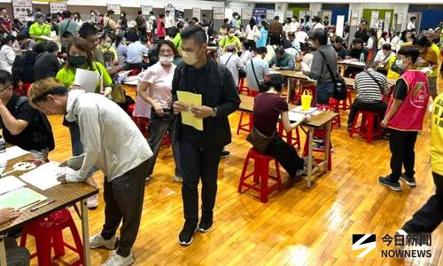 助一次到位薪向未來！高雄市勞工局辦徵才活動初步媒合率52.35%