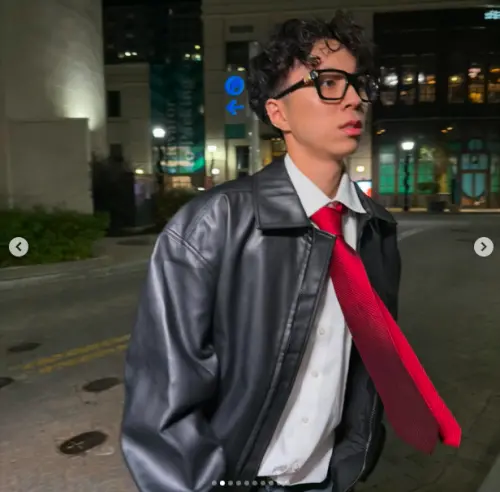 ▲出身自台灣的超人氣網路實況主Ray，因與美國實況主Kai Cenat（凱·塞納特）的友誼而走紅。（圖／Ray IG@rayasianboy_）