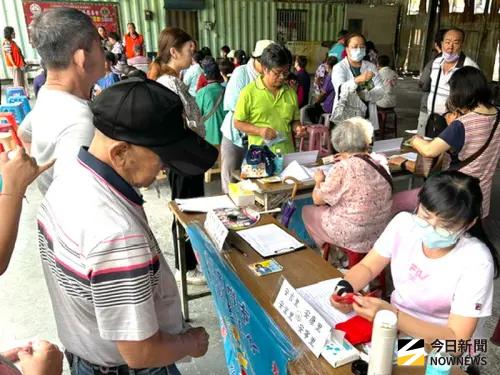 ▲高雄市寶盛慈善會攜手高雄市忠孝獅子會共同舉辦115年度中秋送暖公益活動，以關懷弱勢。(圖／記者黃守作攝，2026.09.20)