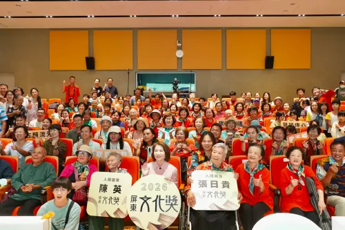 屏東文化獎表彰民謠國寶　張日貴、陳英一生守護恆春