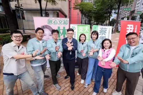 黃敬雅與戰友召喚神「隆」　綠營新人集結拚勝選