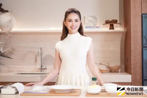 直擊／周杰倫在家變洗碗工！昆凌大秀拿手菜　揭夫妻廚房互動閃爆