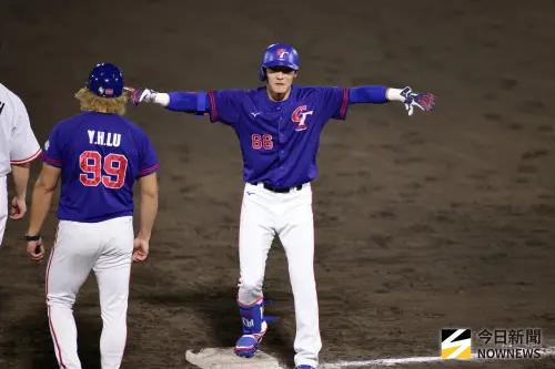 ▲2026年名古屋亞運棒球項目，中華隊首戰不敵韓國隊，全隊打線遭到封鎖，9局上陳晨威才敲出全隊首安。（圖／記者朱永強攝影）