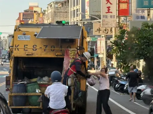 ▲彰化市中秋連假垃圾車僅停收 2 天，晨間定點與清潔隊部天天開放民眾倒垃圾。（圖／彰化縣環保局提供）