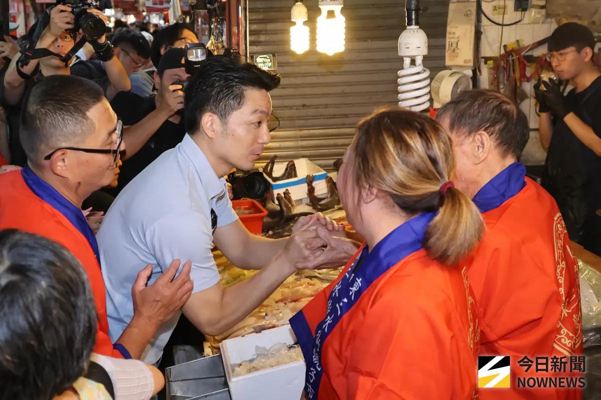 ▲台北市最新民調出爐，市長蔣萬安和對手沈伯洋僅差1.2%，引發議論，其中蔣的本命區中山區更輸掉，他則表示，不因一次民調就定義輸贏。（圖／記者嚴俊強攝影）
