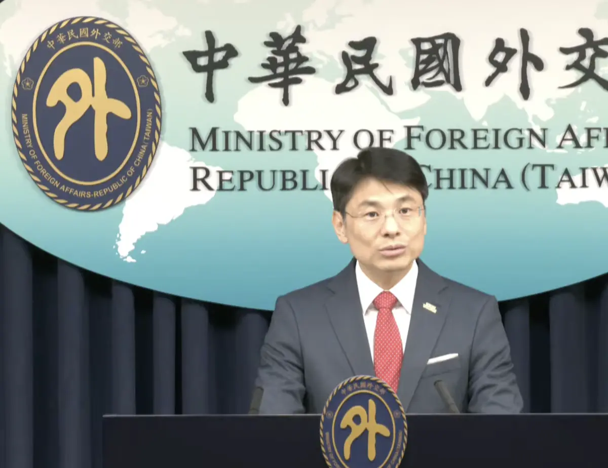▲針對國民黨批評台美關係正面臨嚴峻挑戰，外交部發言人蕭光偉（圖）反駁，台美之間從地方政府、國會到行政部門，各層級交流都持續進行。（圖／翻攝畫面）