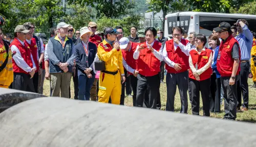 President Lai Ching-te observes an earthquake disaster-response drill in Taiwan. (Office of the President)