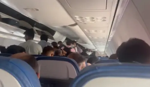 危險等級過高！印度廉航客機降落到一半　乘客全站起來