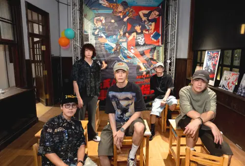 ▲八三夭（如圖）義賣展現場精心規劃了「身外之物福利社」與「老教室時光迴廊」兩大特色展區，義賣團員的服裝、配件以及絕版周邊商品。（圖／不搖就滾提供）