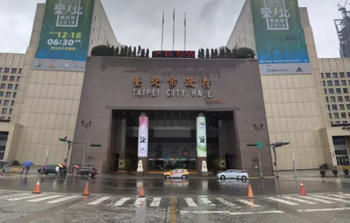 侵吞長者棺材本買愛馬仕！女社工督導遭羈押　社會局祭最重處分