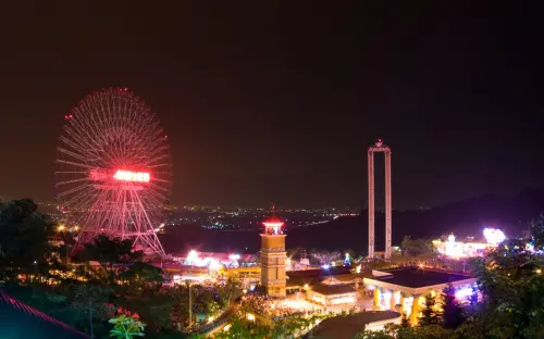 ▲劍湖山9月26日-9月28日中秋連假祭出超值優惠，15:00前第二人免費(需搭配1人購買799元門票)，15:00後入園通通100元，並推出期間限定「名偵探柯南」主題樂園。（圖／劍湖山提供）