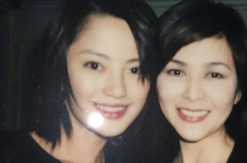 傅天穎年輕有多美？合照關之琳完全沒輸　拍一支廣告就在香港爆紅