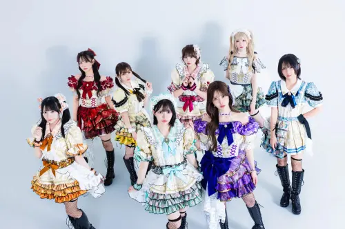 ▲雖然素顏受困機場被拍下，但其實RiNCENT#台上模樣可愛動人。（圖／RiNCENT#官網）