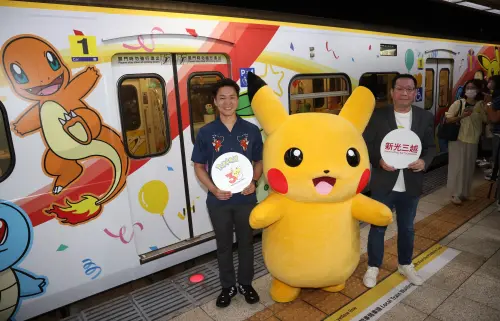 ▲寶可夢列車以「時光穿梭，夥伴同行」為設計概念，列車外裝集結至今所有初始寶可夢。（圖／記者嚴俊強攝 ,2026.09.24）