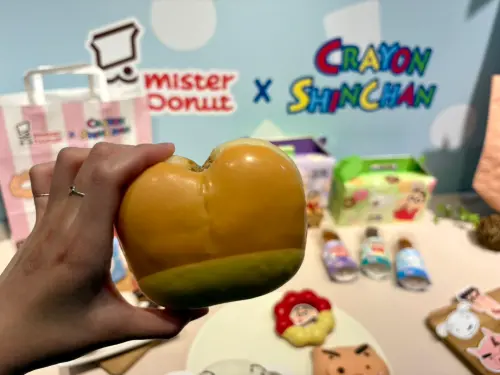 ▲Mister Donut推出「搖屁屁甜甜圈」，以蜜桃、蘋果風味可可醬搭配鐵觀音鮮奶油，圓滾滾的造型超吸睛。（圖／記者林若瑋攝）