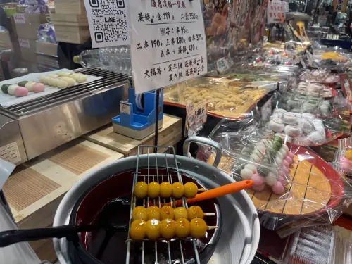 ▲日本職人現場親手製作香氣四溢的熱騰騰美食讓您立即品嚐。（圖／記者鍾怡婷攝）