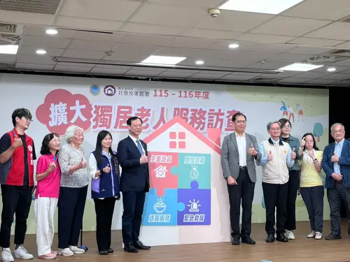 ▲衛福部說，訪員訪查秉持「二會三不」原則，包含戴識別證件、不會索取存摺、印章、帳號，不會洩漏個人資料。（圖／記者張乃文攝）