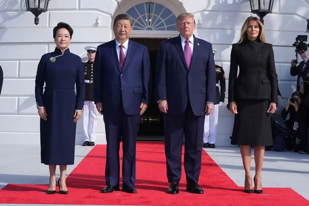 ▲中國國家主席習近平當地時間24日早上10時5分左右抵達白宮，與美國總統川普（Donald Trump）會晤，這是習近平時隔11年再次赴美進行國事訪問，也是今年第二次川習會。（圖／美聯社／達志影像）