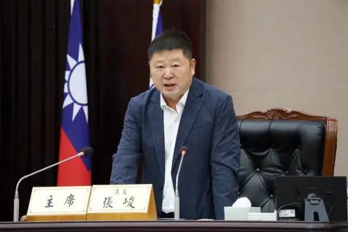 傅崐萁施壓「敢租場地給張峻試試看」？藍：鏟子超人不是選舉道具