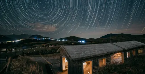 ▲陽明山一向都是台北市民想要觀星、賞月的知名首選景點之一。（圖／翻攝陽明山國家公園官網）