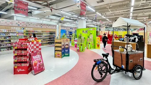 ▲萬家福愛河店重磅打造全新概念體驗店！不僅集結國際知名品牌以「風格店中店」進駐，B1 更推出佔地百坪的「日本特區」。（圖／記者陳美嘉翻攝）