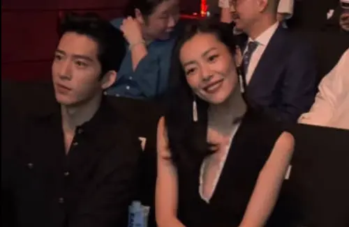 掰了孫千！井柏然同框正牌女友劉雯　粉絲一看笑喊：霸總氣勢沒了