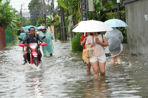 曼谷連日暴雨成災！全市50區「全部列災區」　超市泡麵罐頭被掃光