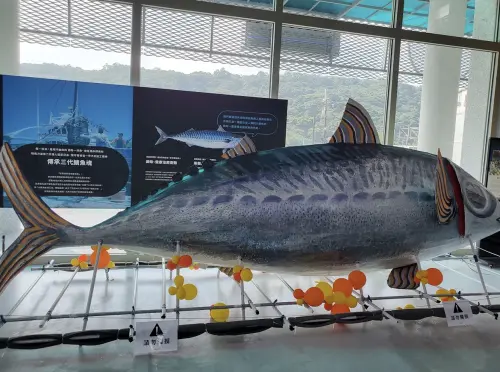 ▲▼「大鯖魚夢工廠」園區外觀像美術館，館內空間明亮，除了介紹鯖魚種類、產地與加工知識，也能參加DIY、吃海鮮料理、購買伴手禮。（圖／翻攝自Google Maps）