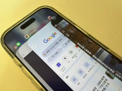 ▲Apple提到，即使App切換器裡同時顯示許多程式，也不代表它們全部都在持續在背景運作當中，因此就算App列表非常長，也不代表手機正在被大量消耗電量！（圖/記者張嘉哲攝）