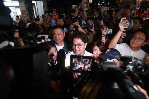 與蔣萬安狹路相逢　沈伯洋籲保持風度：我們是溫暖的洋流
