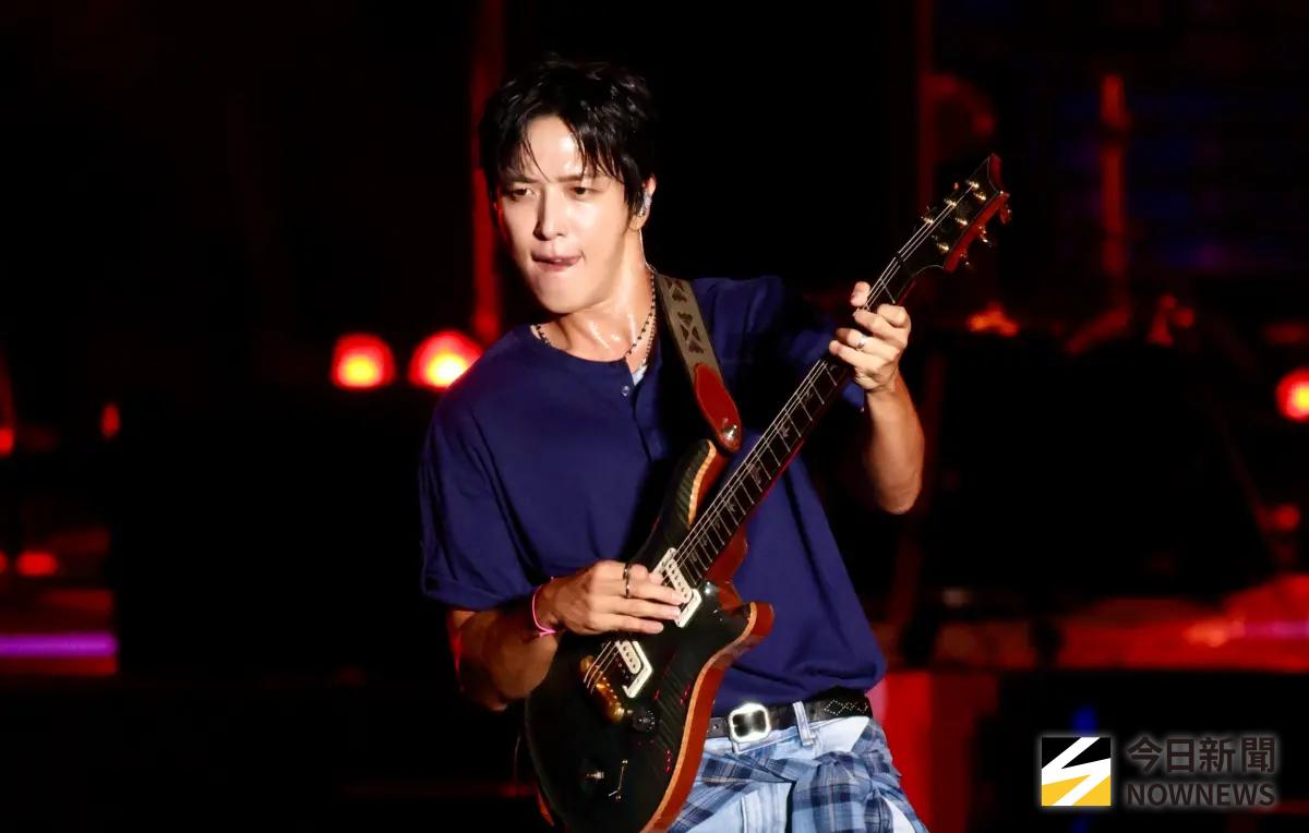 ▲CNBLUE來台參加拼盤，還說是放棄跟家人團聚的時間，來台感恩粉絲過中秋。圖為鄭容和。（圖／記者嚴俊強攝）