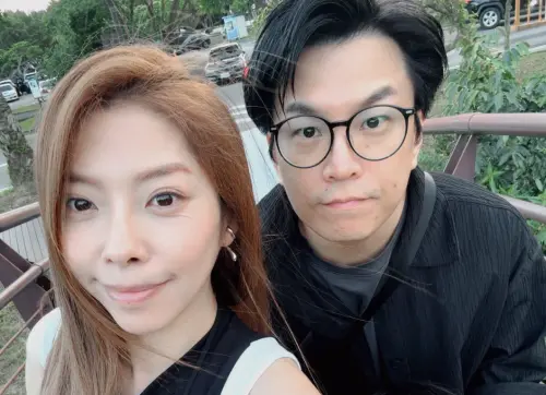 ▲阿弟跟Mei結婚近19年，育有3名子女。（圖／翻攝自Mei 邱馨葦﻿FB）