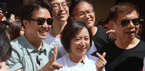 「洋流」塞爆審計新村！沈伯洋合體何欣純　笑喊：台中雞排有點甜