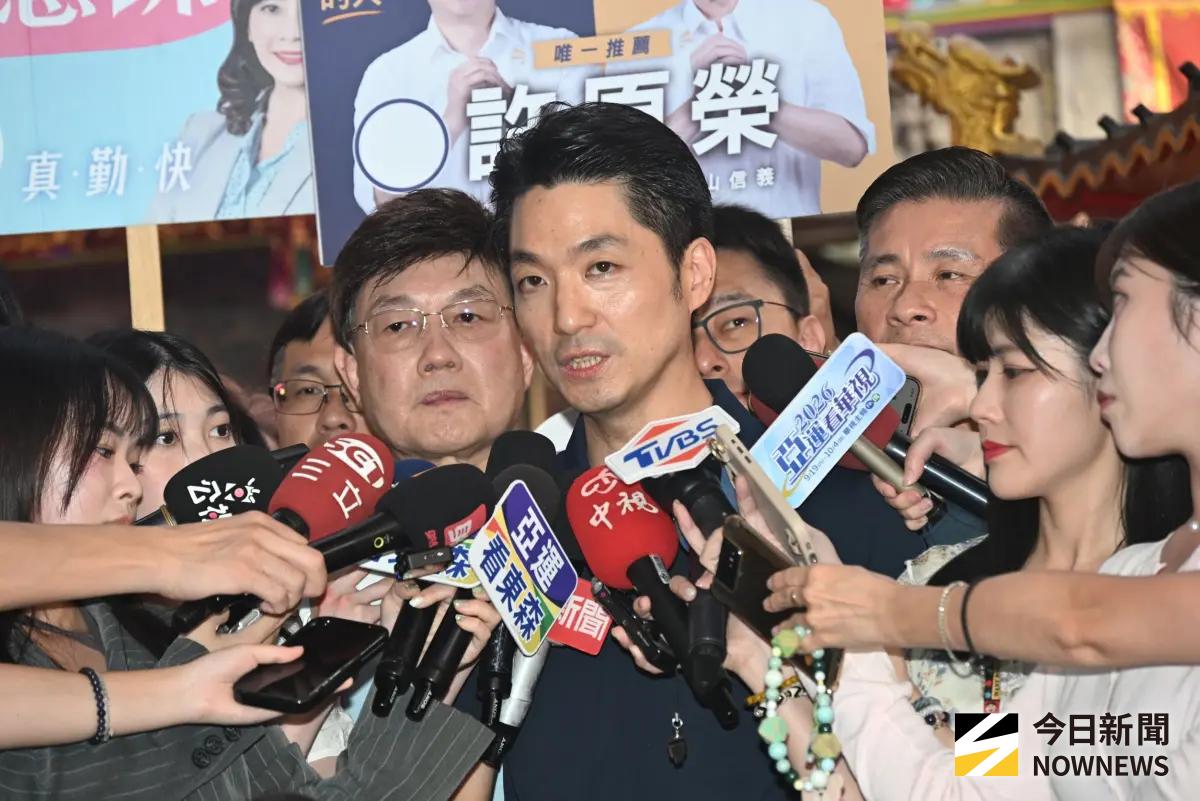 ▲台北市長蔣萬安因忘帶走獲贈甘蔗，意外捲入輿論風波。（圖／記者林調遜攝影）