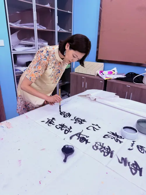 ▲姚采穎（如圖）起初於大學任教鐘點費不高，但她卻獲得滿滿成就感。（圖／姚采穎臉書）
