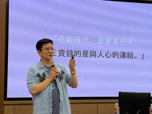 ▲陳子鴻今年7月宣布「從經紀人角色登出」，日前大方公開新身分，成為大學教授。（圖／陳子鴻臉書）