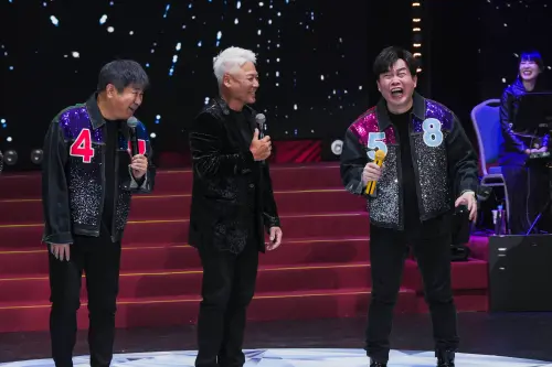 ▲這次中秋假期兩天演唱會，為華山基金會募得3台到府服務車與善款共近500萬元，身為發起人的胡瓜（左），從準備表演內容到找贊助，全程親力親為。（圖／萬星傳播提供）