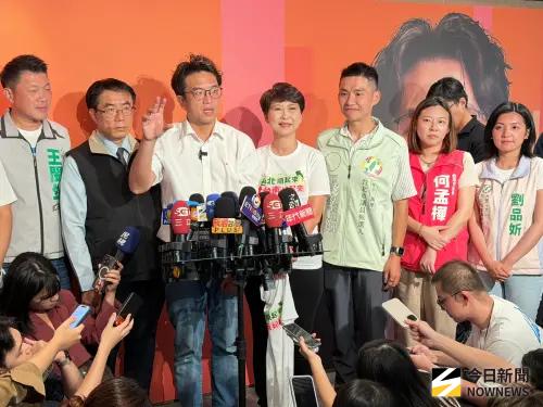 ▲沈伯洋、黃偉哲、陳亭妃等人出席台南之友挺沈伯洋後援會。（圖／記者嚴俊強攝影）