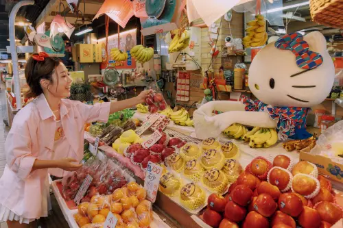 ▲Hello Kitty與金針菇的台灣感性。（圖／業者提供）