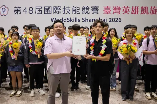 國際技能競賽名列第3！勞長親接機　讚國手展現台灣青年專業實力