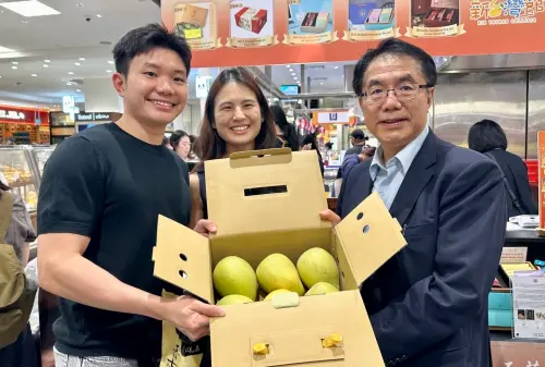 臺南文旦新加坡熱賣　黃偉哲化身最佳銷售員多通路行銷