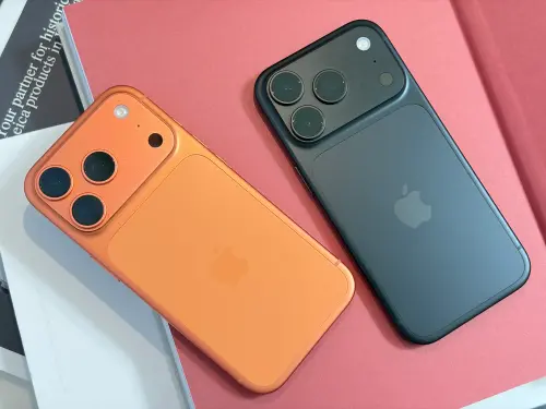 ▲iPhone 18 Pro黑色機型不同於上一代的高彩度的宇宙橙，新機非常低調，實際使用一週，身邊甚至不太容易察覺已換上新機。（圖／記者周淑萍攝）